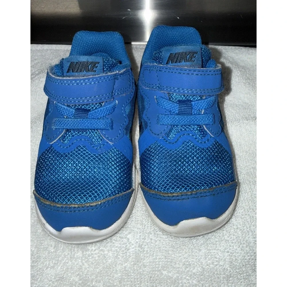 Nike Downshifter Size 5C Boys Sneakers Blue